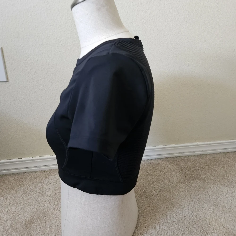 Nike Training Aeroadapt crop top in black S